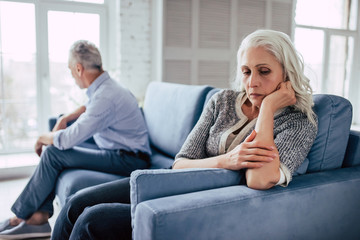 Odmowa i brak zgody na rozwód z powodu wieku i starości męża czy żony